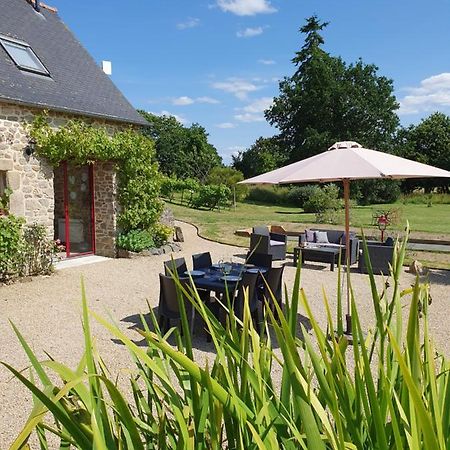 Вилла Le Domaine De La Petite Chevre Ploumagoar Экстерьер фото